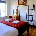4 Bedroom House By Travel Lets Homes With Atlantic View Semesterbostad Downings