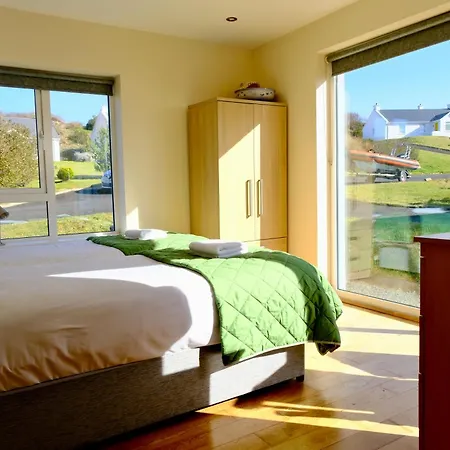 4 Bedroom House By Travel Lets Homes With Atlantic View