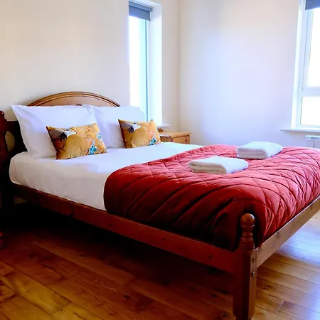 4 Bedroom House By Travel Lets Homes With Atlantic View Vakantiehuis *