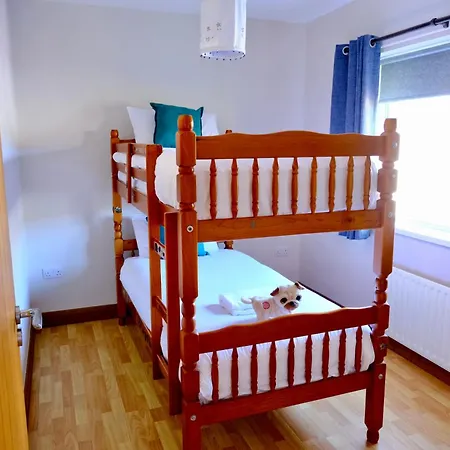 4 Bedroom House By Travel Lets Homes With Atlantic View Vakantiehuis