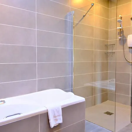 4 Bedroom House By Travel Lets Homes With Atlantic View * Downings