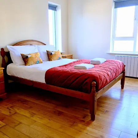 4 Bedroom House By Travel Lets Homes With Atlantic View Semesterbostad Downings