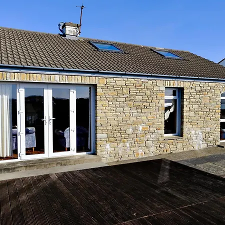4 Bedroom House By Travel Lets Homes With Atlantic View Сasa de vacaciones *